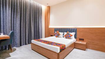 Deluxe Room | Egyptian cotton sheets, premium bedding, in-room safe, free WiFi