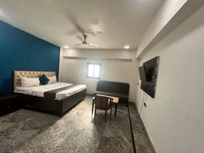 Deluxe Room | Egyptian cotton sheets, premium bedding, in-room safe, free WiFi - Fabhotel Wamson (Noida)