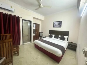 Deluxe Room - Fabhotel Grand Jashn (New Delhi)