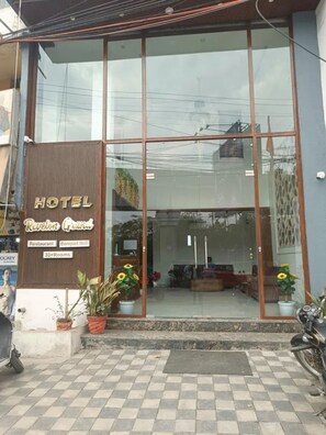 Exterior - Fabhotel Revelon Grand (Indore)