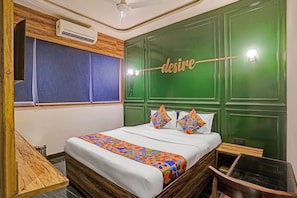 Egyptian cotton sheets, premium bedding, in-room safe, free WiFi - Fabhotel Dukes Plaza (Mumbai)
