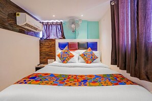 Egyptian cotton sheets, premium bedding, in-room safe, free WiFi - Fabhotel Orange Residency (Mumbai)