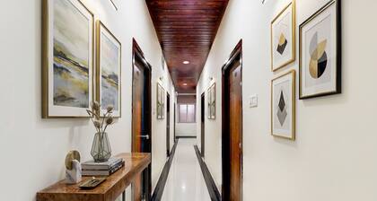 Fabhotel Golden City Inn