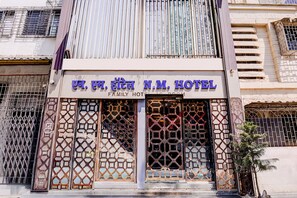 Property entrance - Fabhotel Nm (Mumbai)