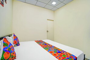 Egyptian cotton sheets, premium bedding, in-room safe, free WiFi - Via Yazhini Hospitality Services (Chennai)