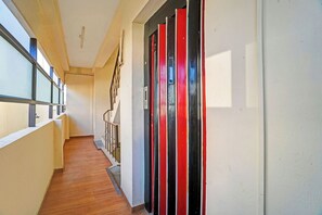 Lobby - Via Yazhini Hospitality Services (Chennai)