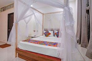 Premium Room | Egyptian cotton sheets, premium bedding, in-room safe, free WiFi - Fabhotel Elegance Inn (Mumbai)