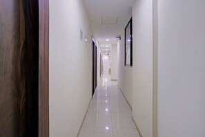Lobby - Fabhotel Elegance Inn (Mumbai)