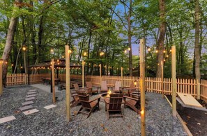 Property grounds - Private Poconos Retreat! HotTub, GameRoom, FirePit (Tobyhanna)