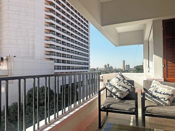 Property grounds - Two-bedroom apartment in Qasr El Nil district overlooking the Nile River (cairo -downtowwn -Qasr El-Nil District)