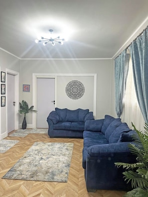 Living area - Two-bedroom apartment in Qasr El Nil district overlooking the Nile River (cairo -downtowwn -Qasr El-Nil District)