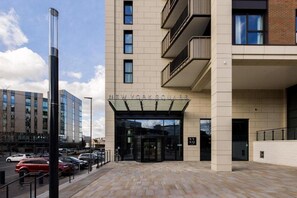 Exterior - Charles Hope Leeds (Leeds)