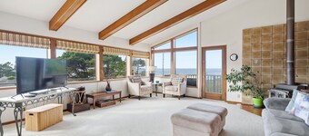 Cliffside Retreat Near Beach Access