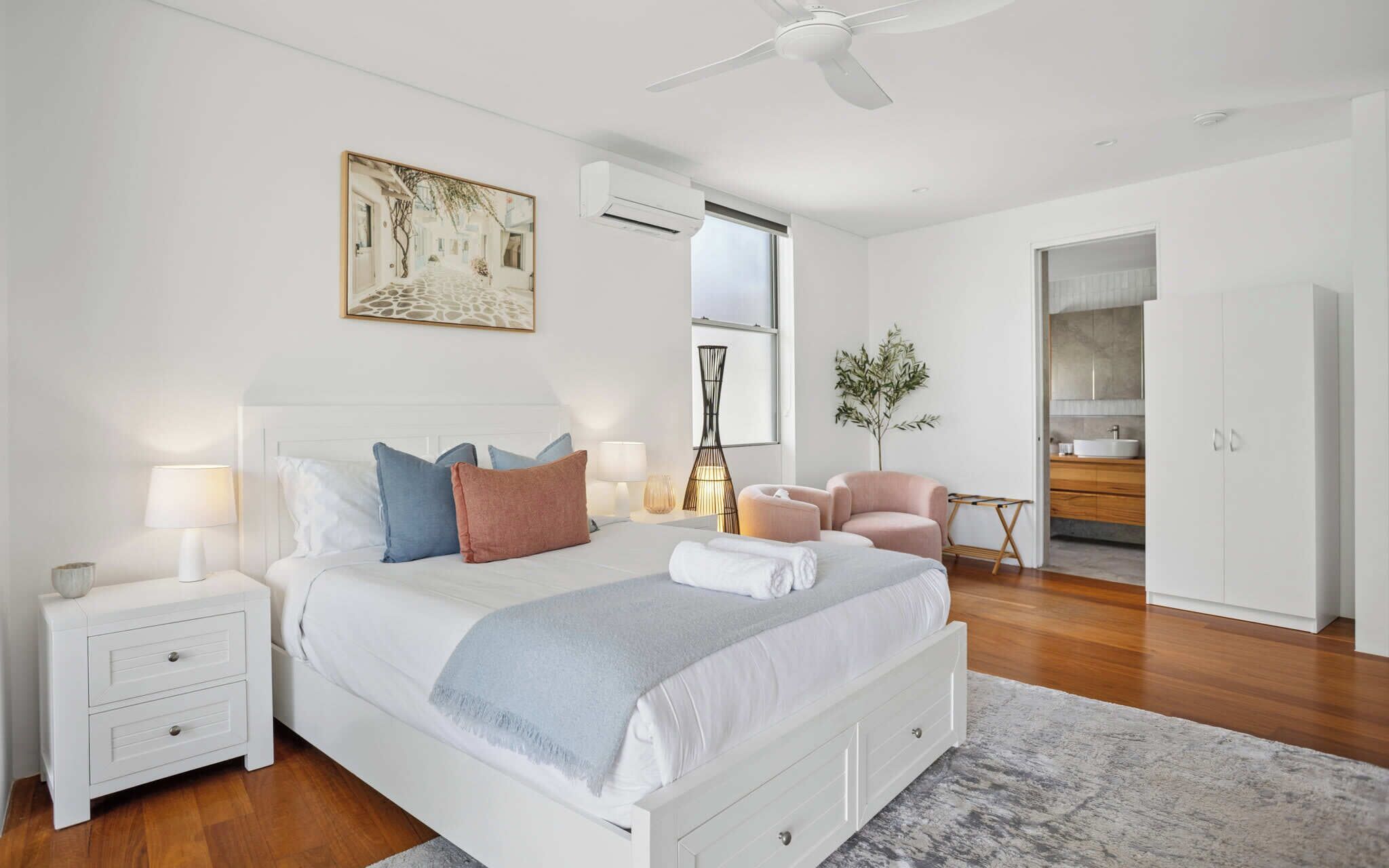 5 bedrooms, iron/ironing board, WiFi (free), bed sheets