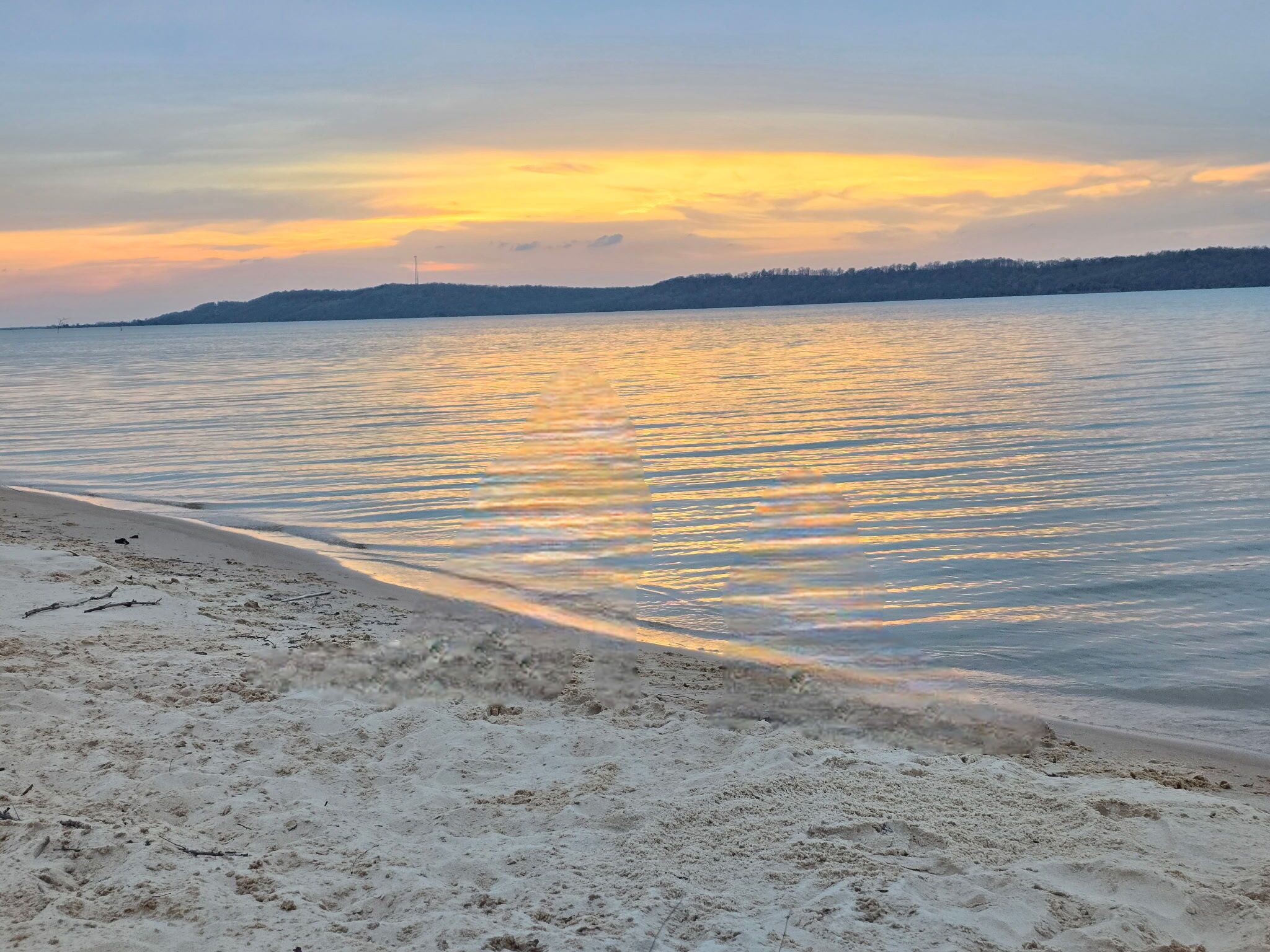 Ubicación cercana a la playa, tumbonas y toallas de playa