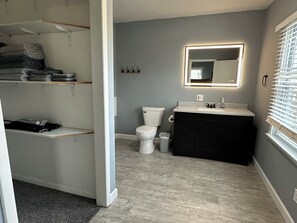 Bathroom - Country Vibe on Weaver (Emporia)