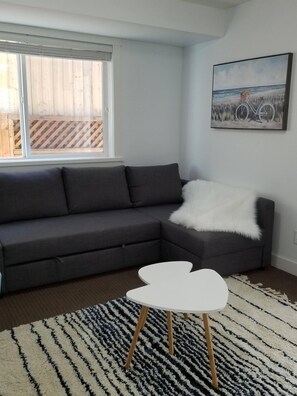 Living area - COZY & COMFY SUITE IN LANGFORD . Pet-Friendly! (Victoria)
