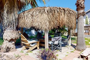 Terrace/patio - RA230, Pet Friendly, Fenced Backyard, Charcoal Grill, Old Town Port A (Port Aransas)