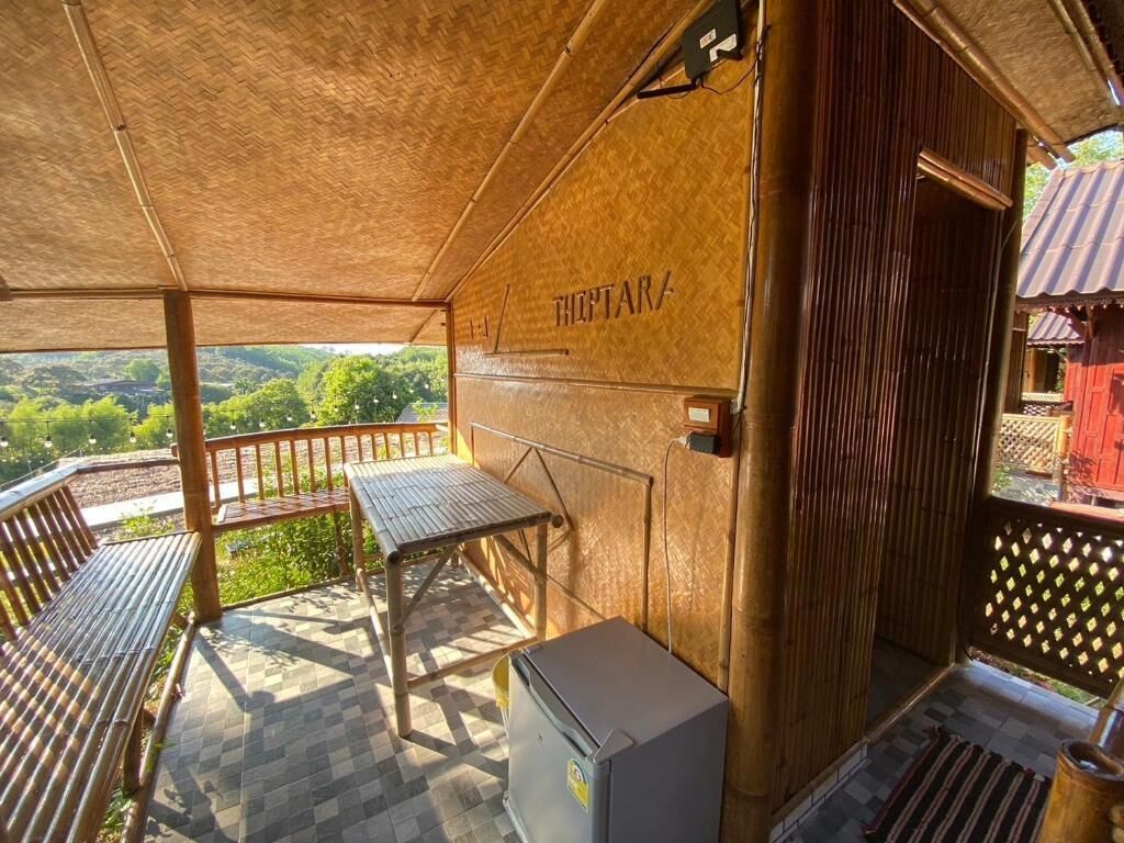 ダブルルーム バルコニー ガーデンビュー | 屋外ダイニングエリア