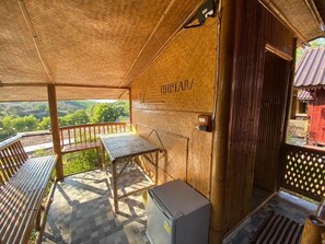 Doppelzimmer, Balkon, Gartenblick | Speisen im Freien