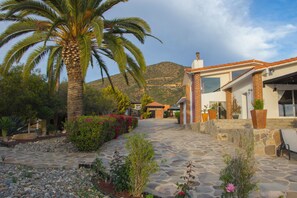 Villa, Patio | Pool - Villa de La Rosa en Valle de Gpe  (Valle de Guadalupe)