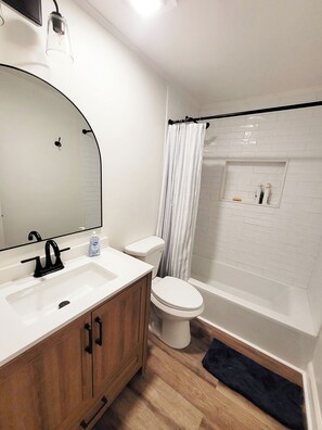 Bathroom - Prime Location-2-bedroom house close to Downtown, UGA and the Firefly Trail (Athens)