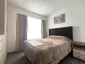 3 habitaciones, tabla de planchar con plancha y wifi gratis 