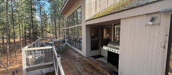 3-bedroom house in brilliant Black Butte ranch with cozy living spaces
