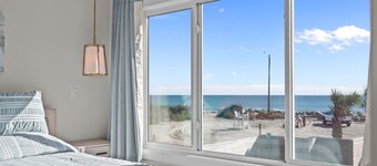 Remodeled Soothing 2-bedroom condo on Carolina Beach