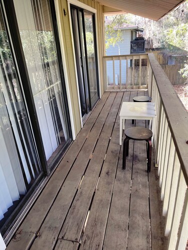 2BR/2BH Delightful Budget-Friendly Apt in Gnsville