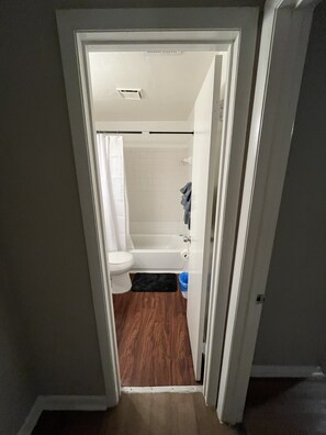 Shower, hair dryer, towels, soap - 2BR/2BH Delightful Budget-Friendly Apt in Gnsville (Gainesville)