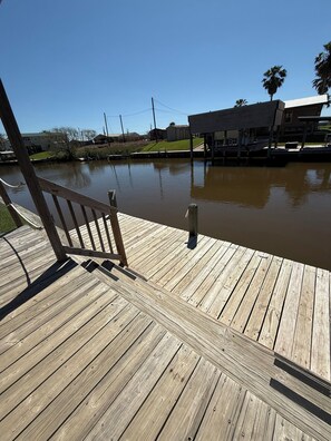 Property grounds - Cute cottage with 3 bedrooms, fully furnished (Sargent)