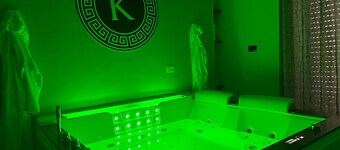 Kosmosuite with sauna and whirlpool in the room