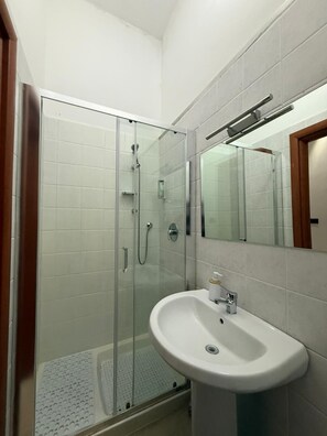 Hair dryer, towels - Kosmosuite with sauna and whirlpool in the room (Brindisi)