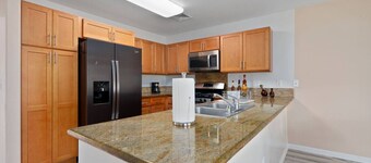 Modern Island Home - W/D, Workspace, A/C