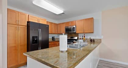 Modern Island Home - W/D, Workspace, A/C