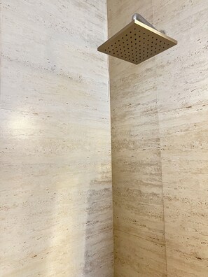 Bathroom - Beach Side Ocean Park Small Tropical Studio. (San Juan)