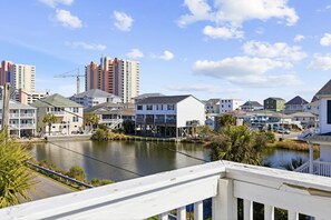 Property grounds - Family Traditions - Classic 3BR w/ Heated Pool (Walk to Beach) (North Myrtle Beach)