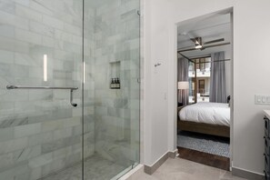 Hair dryer - Spacious 3BR Condo | Dual Kitchens | Pool +Hot Tub (Horseshoe Bay)