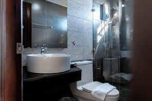 Quarto casal luxo, vista para o jardim | Banheiro