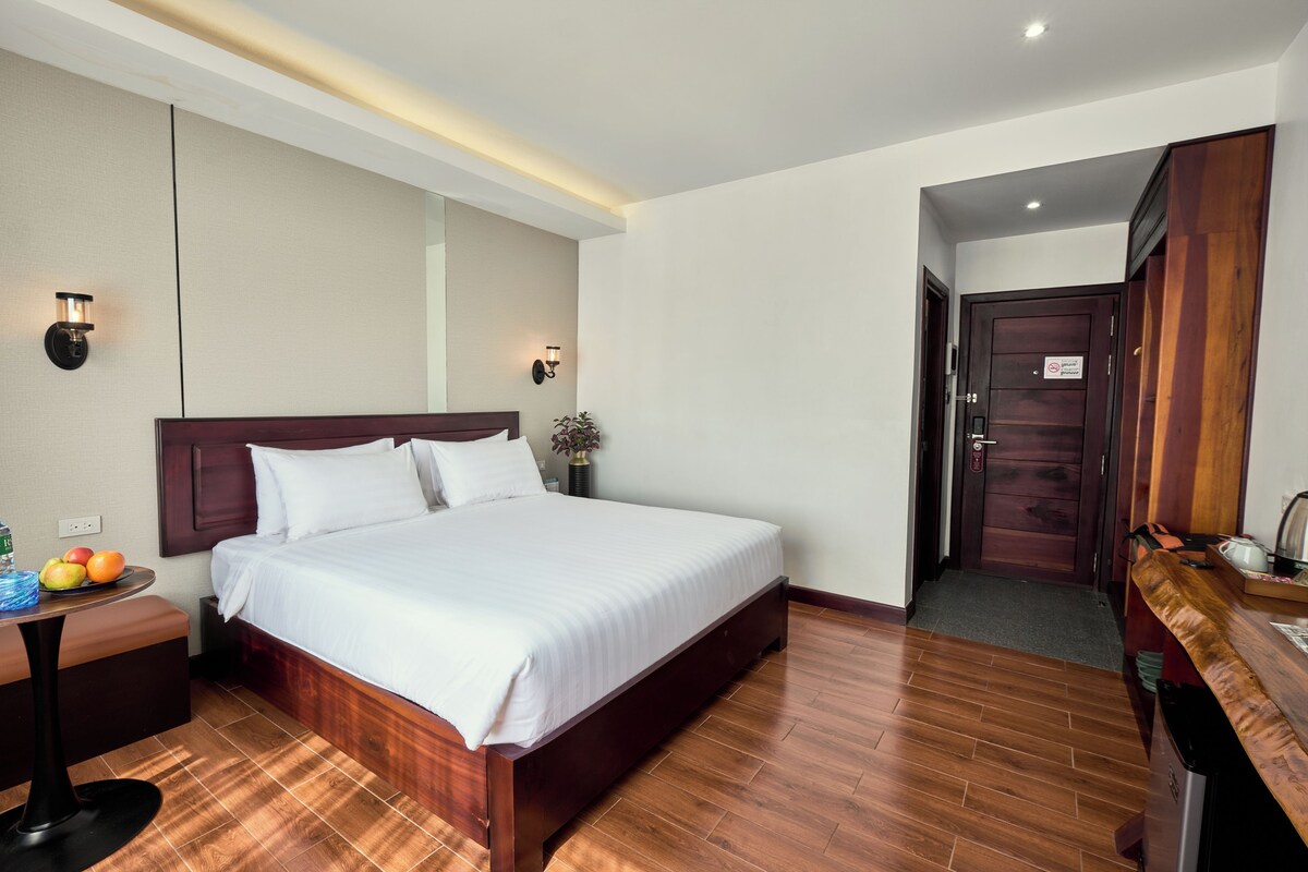 Comfort Double Room, Garden View | Desk, WiFi (free), bed sheets