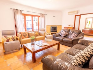 TV - Es Col·legi – Private Pool in Capdepera (CAPDEPERA)