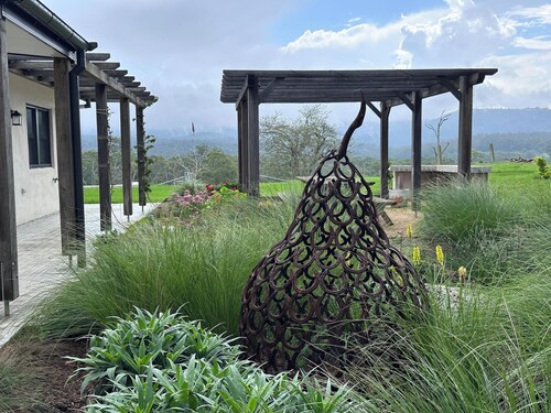 Peaceful farmstay 9 Km from beautiful Mollymook Beach - it's effortless luxury