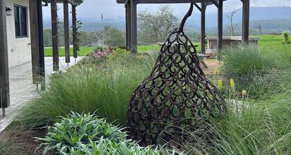 Peaceful farmstay 9 Km from beautiful Mollymook Beach - it's effortless luxury