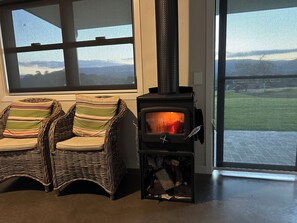 Interior - Peaceful farmstay 9 Km from beautiful Mollymook Beach - it's effortless luxury (Little Forest)