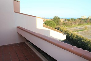 Property grounds - Lovely one-bedroom apartment near the sea, with wifi (Marcelli)
