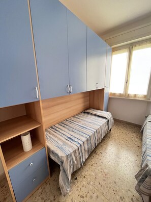 3 bedrooms - New three-room apartment near the sea (Marcelli)