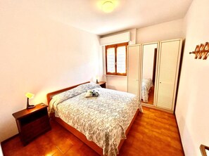 3 bedrooms - Three-room apartment with a/c a few steps from the sea (Marcelli)