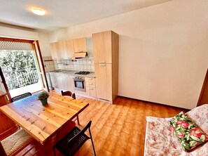 Interior - Three-room apartment with a/c a few steps from the sea (Marcelli)
