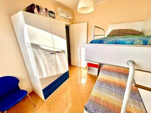 3 bedrooms - New three-room apartment 100 m from the sea and center (Marcelli)
